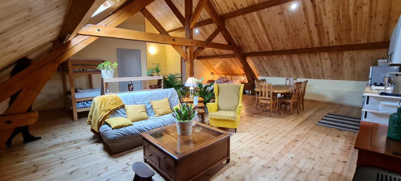 Loft Mansarde Du Train Jaune Avec Vue Sur Les Montagnes Saillagouse Eksteriør bilde