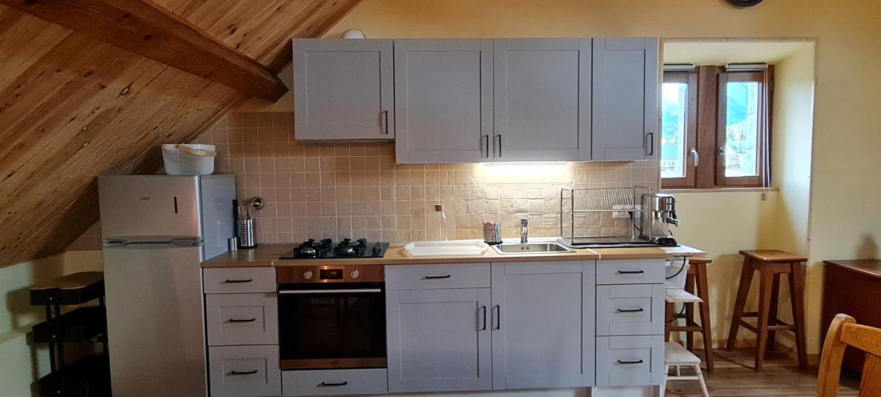 Loft Mansarde Du Train Jaune Avec Vue Sur Les Montagnes Saillagouse Eksteriør bilde