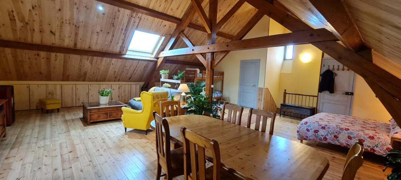 Loft Mansarde Du Train Jaune Avec Vue Sur Les Montagnes Saillagouse Eksteriør bilde
