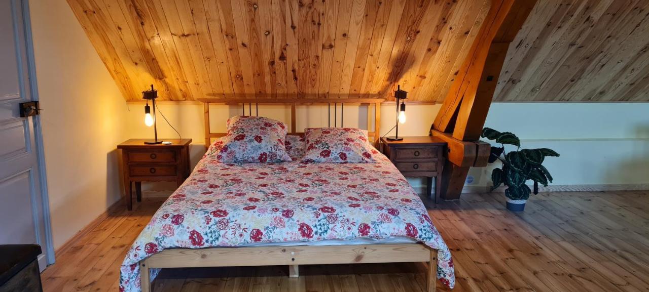 Loft Mansarde Du Train Jaune Avec Vue Sur Les Montagnes Saillagouse Eksteriør bilde